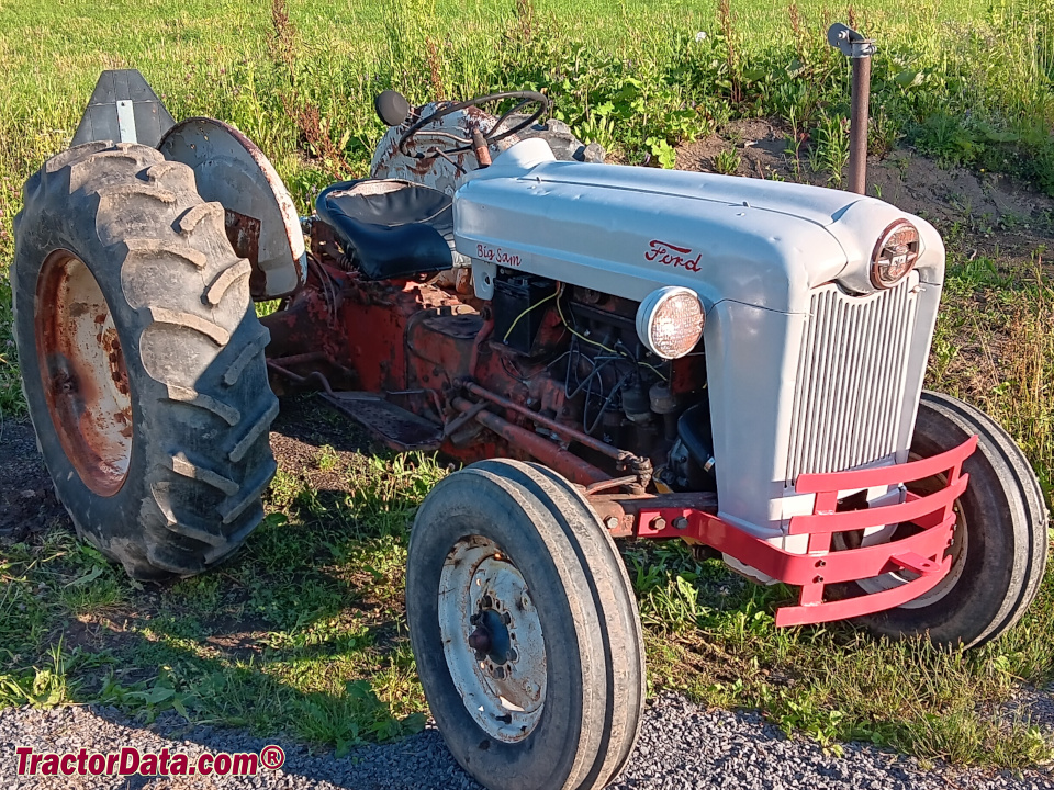 Ford 650 utility tractor.