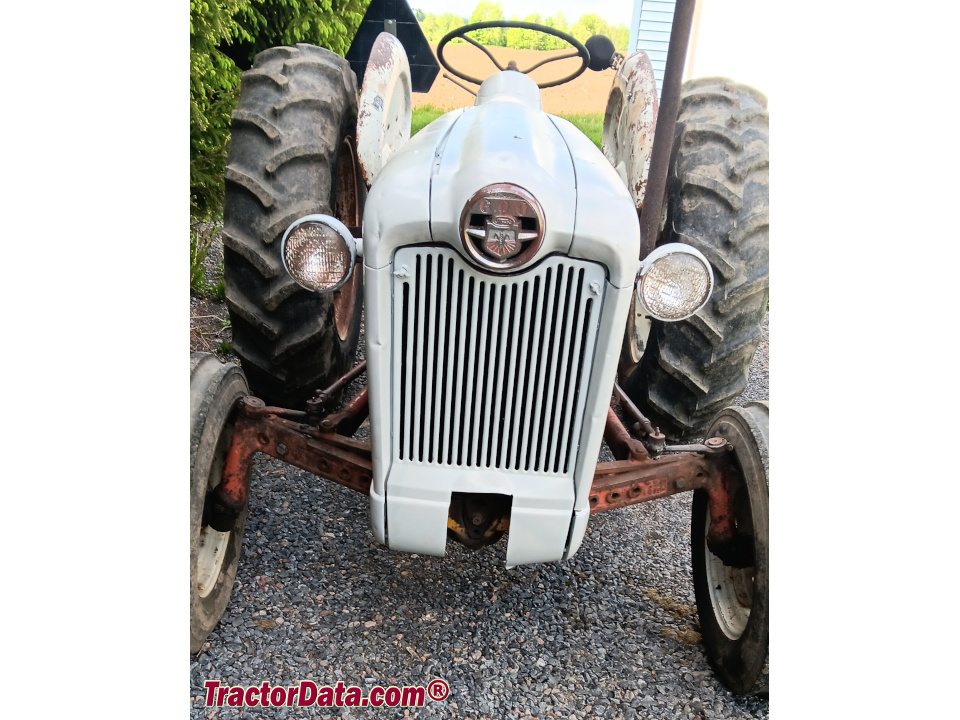 Ford 650 utility tractor, front view.