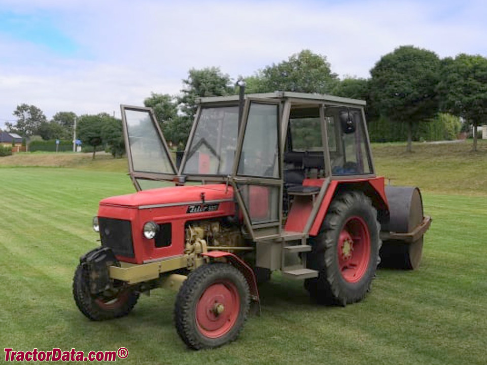 Zetor 5511, left side.