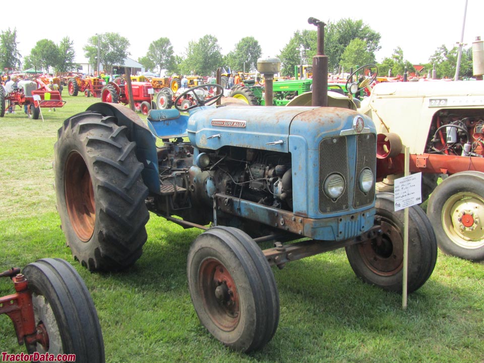 Fordson Super Major tractor information