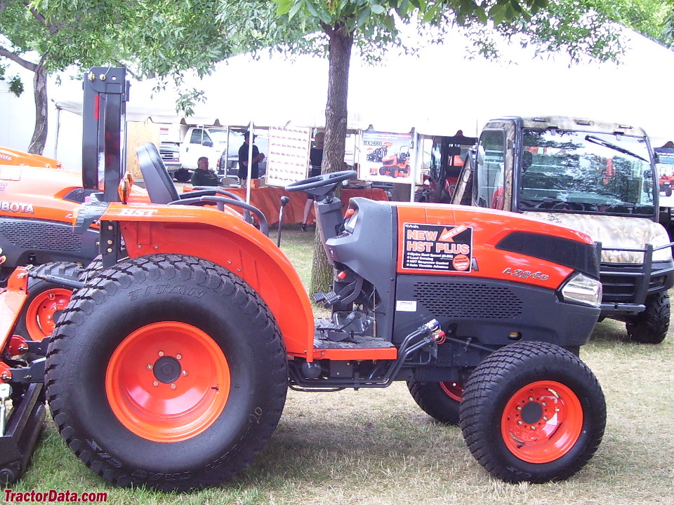 Kubota L3240