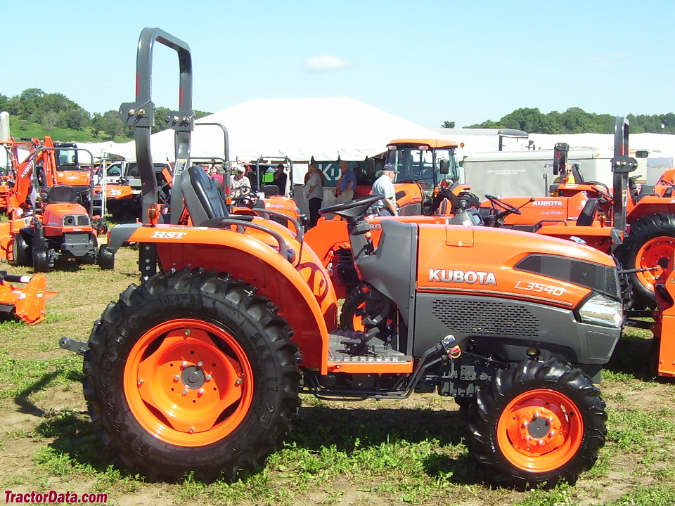 Kubota L3540 with ROPS.