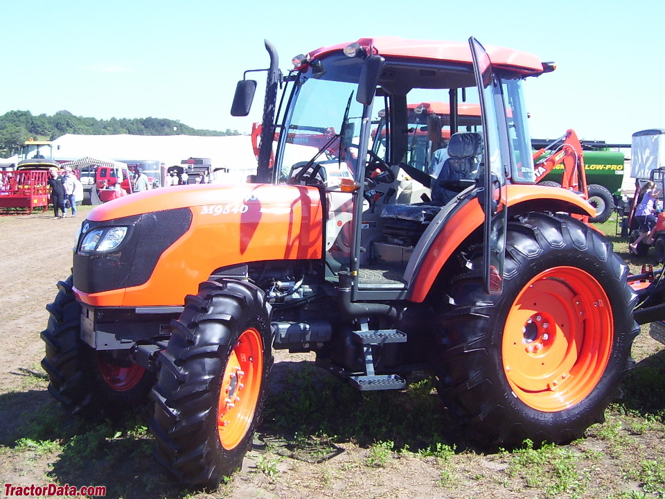 Kubota M9540