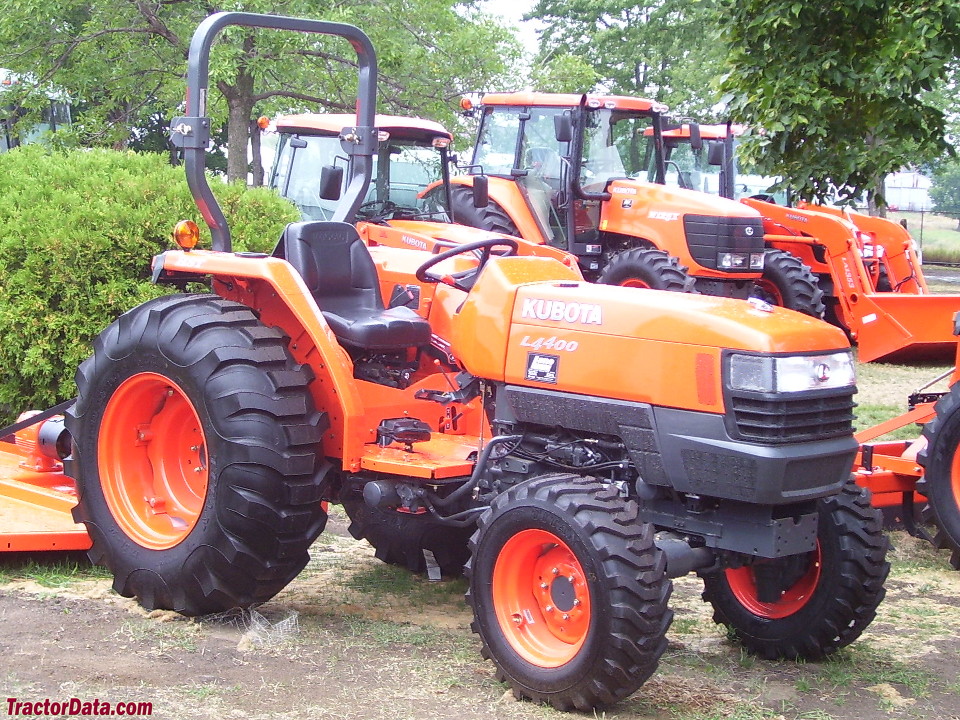 Right-side view of the Kubota L4400 tractor.