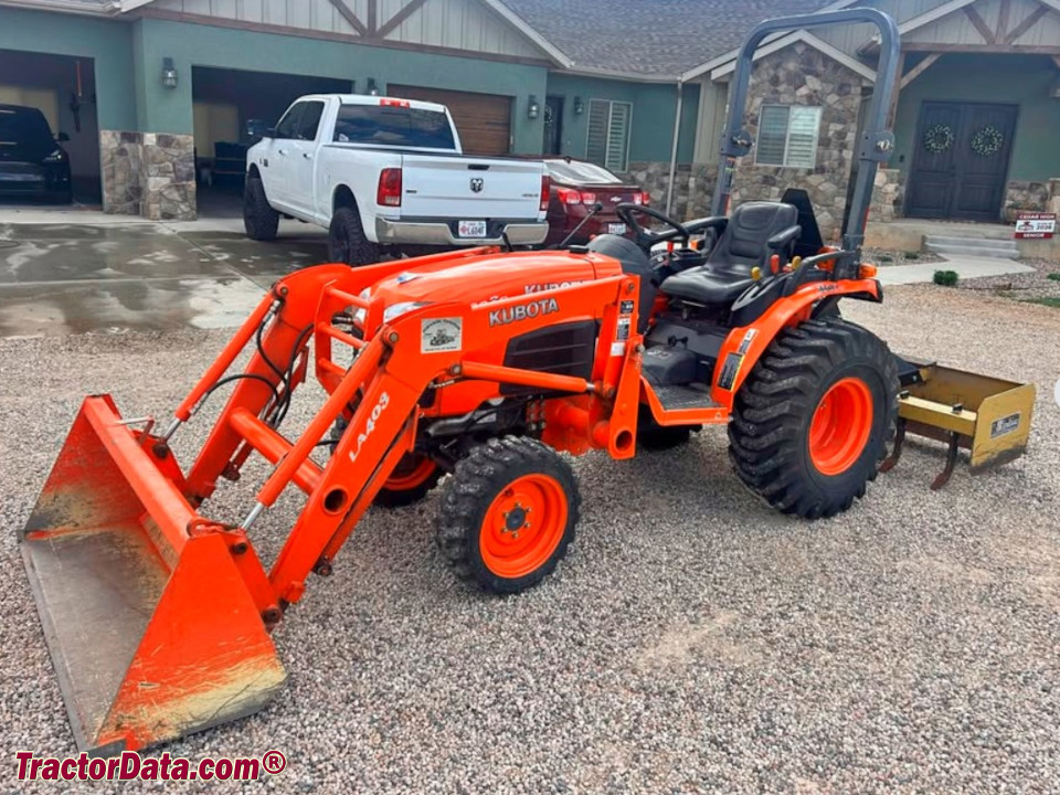 Kubota B3030 with ROPS and LA403 front-end loader.