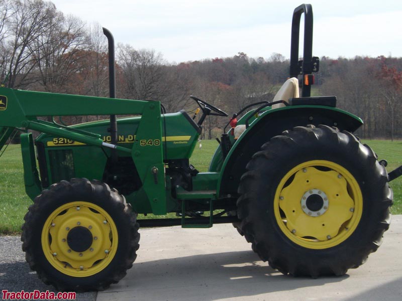 John Deere 5210