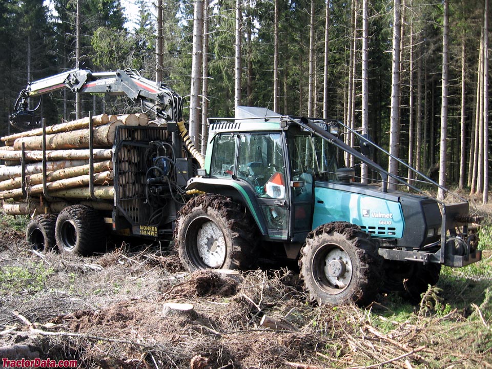 1995 Valmet 6600 in forestry operations.