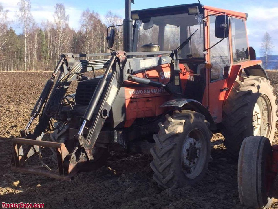 Volvo BM Valmet 505 with loader. left side.