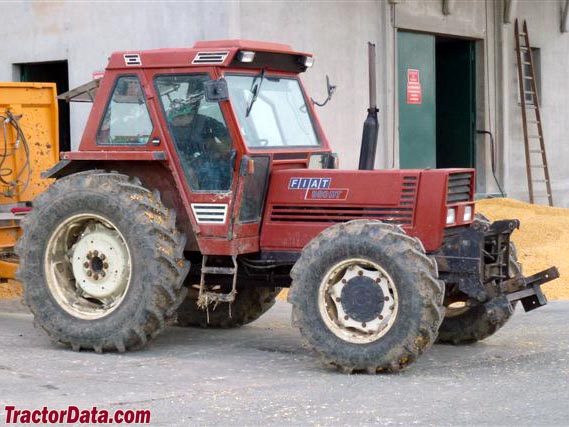 Fiat 980 with cab, right side.