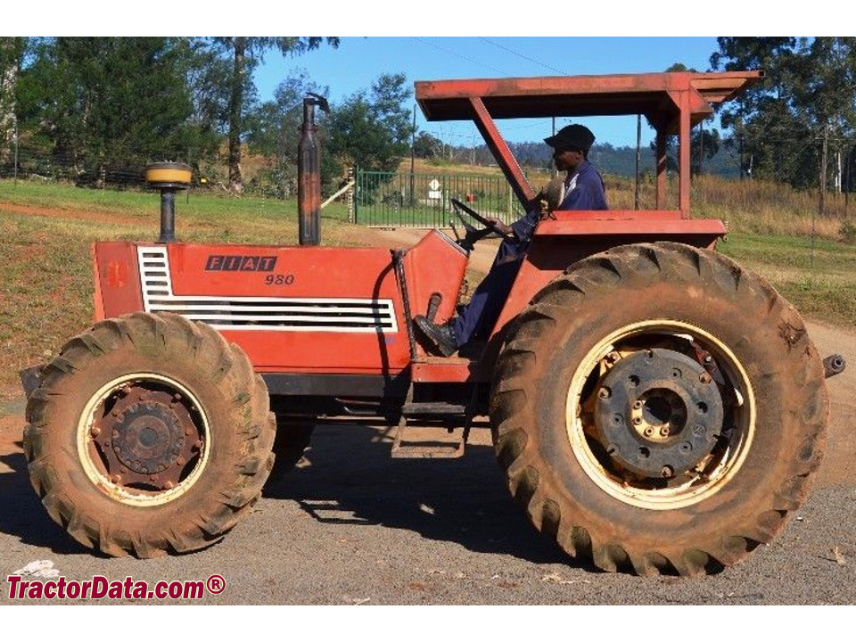 Fiat 980 with ROPS, left side.