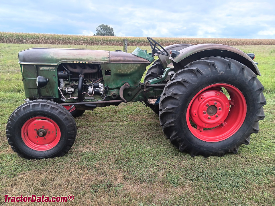 Deutz D 5005 tractor.