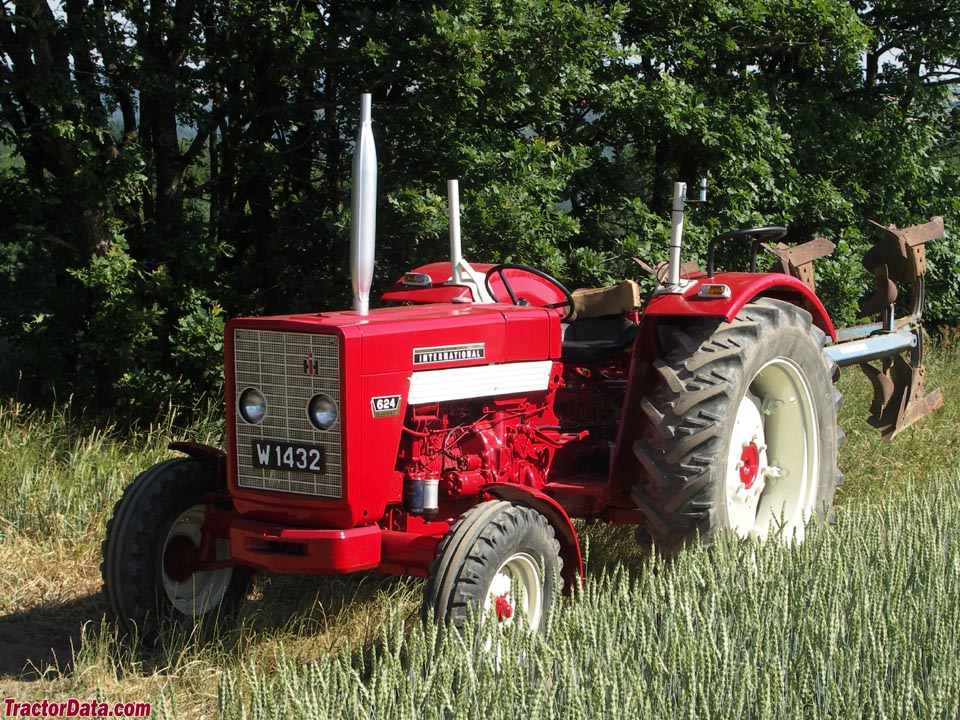 International Harvester 624