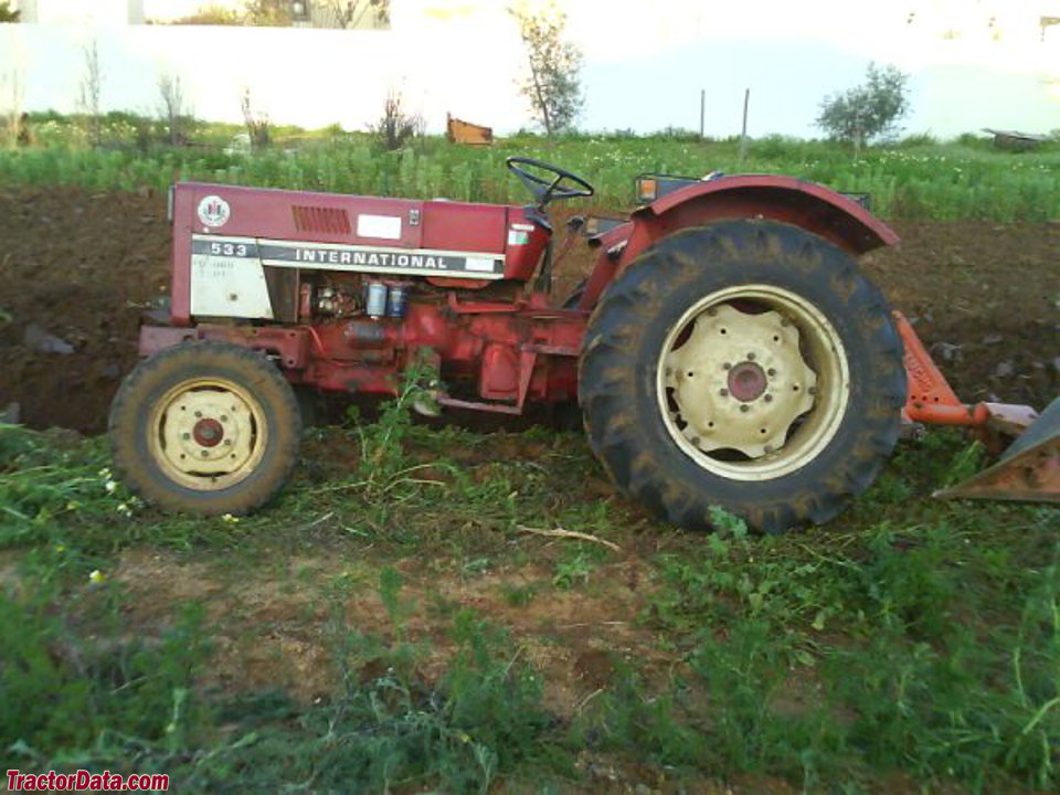 International Harvester 533