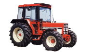 International Harvester 833 tractor photo