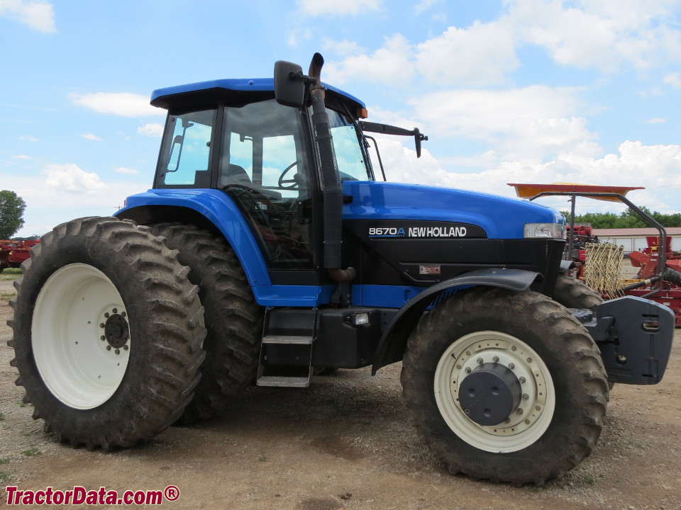 New Holland 8670A, right side.