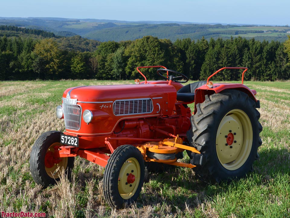 Red special-order Fendt Fix 2 from Luxembourg.