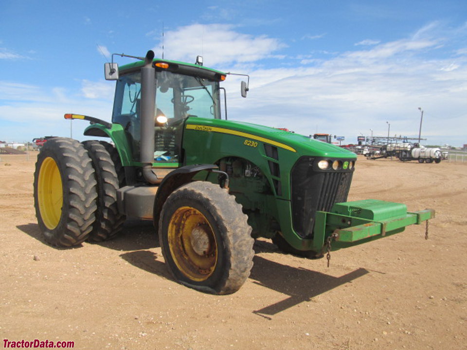 John Deere 8230