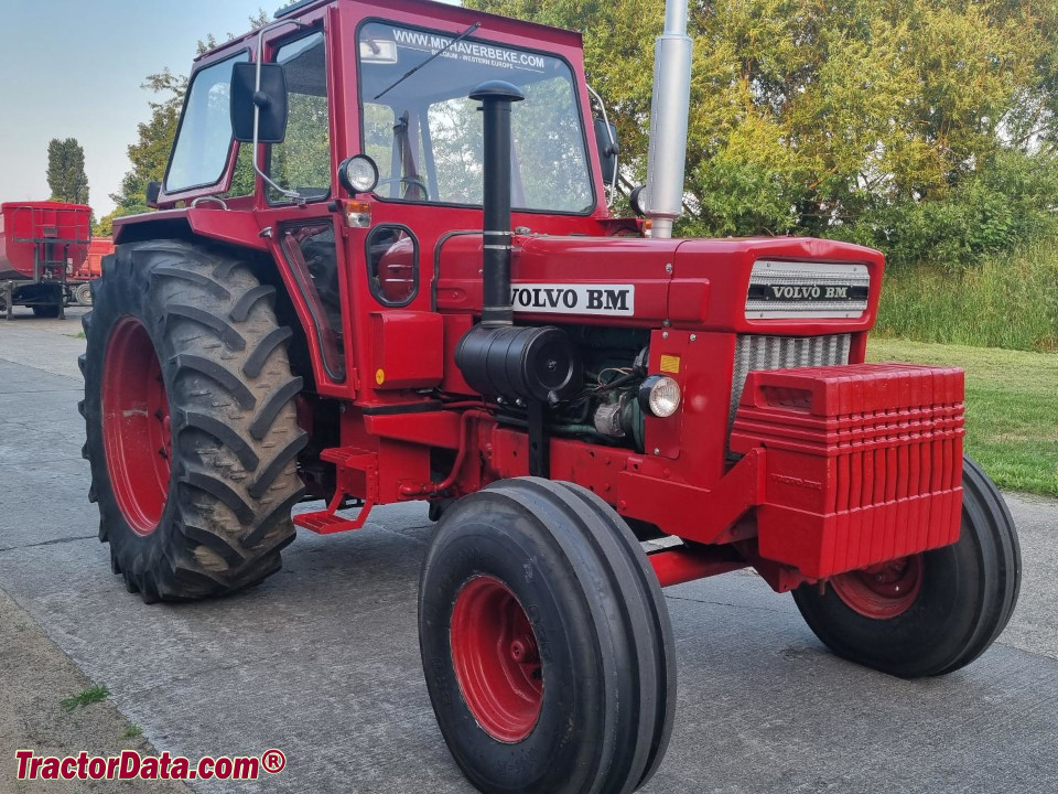 Volvo 810 Turbo tractor, right side.
