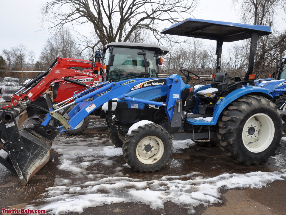 New Holland TC45 with 16LA front-end loader.