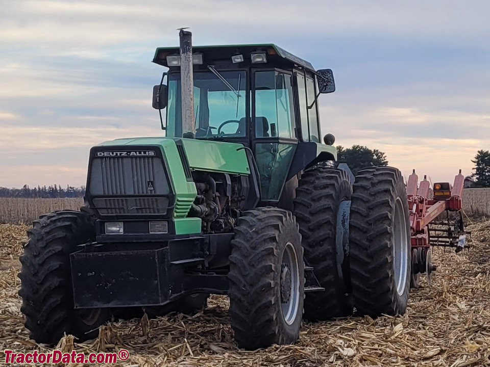 Deutz-Allis 9170, front-left view.