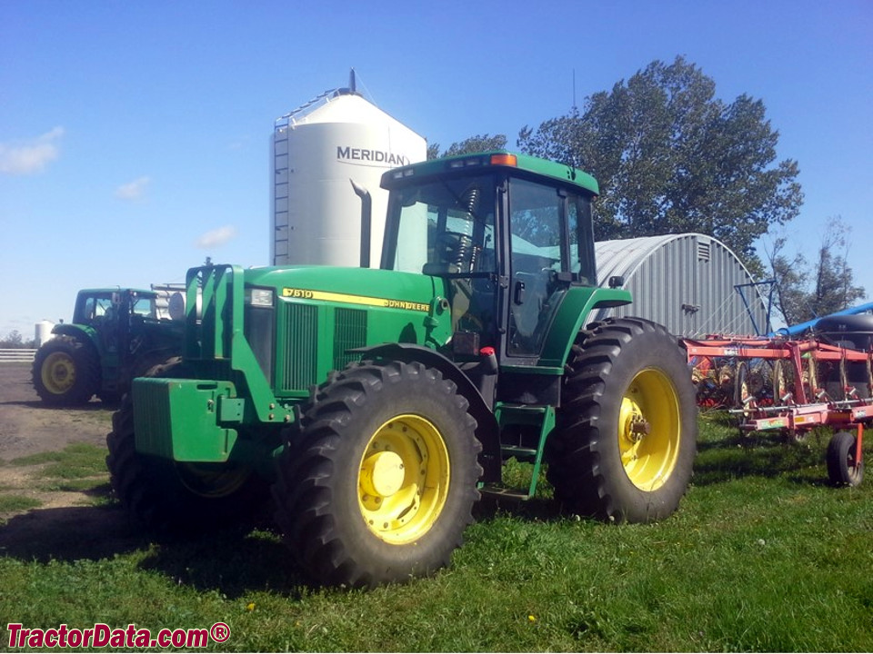 John Deere 7610