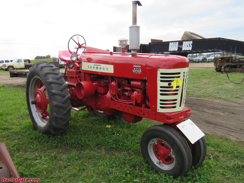Farmall 450 with tricycle front