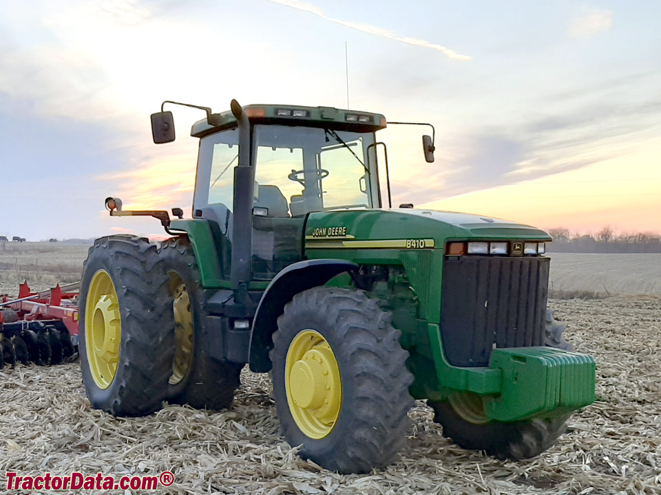 John Deere 8410