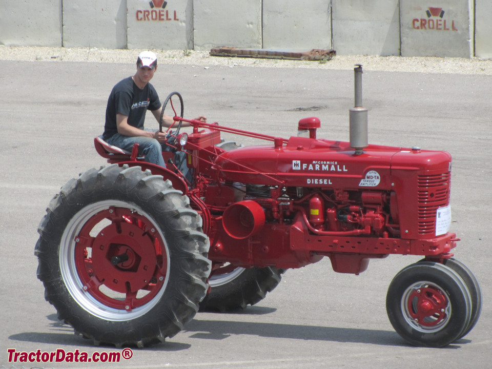 International Farmall Super MD-TA row-crop tractor, right side.