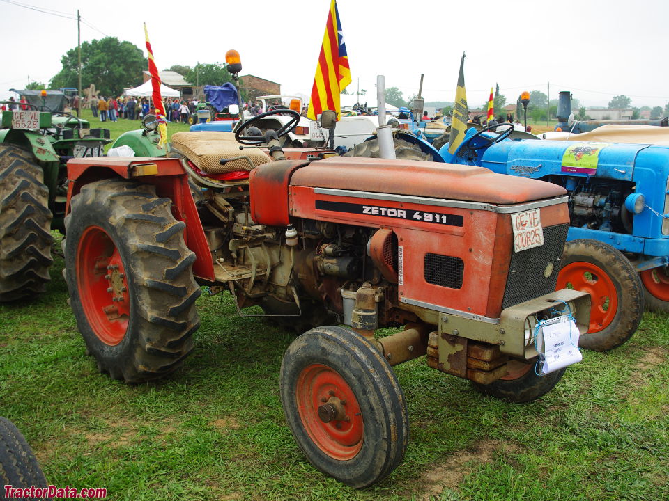 Open station Zetor 4911.