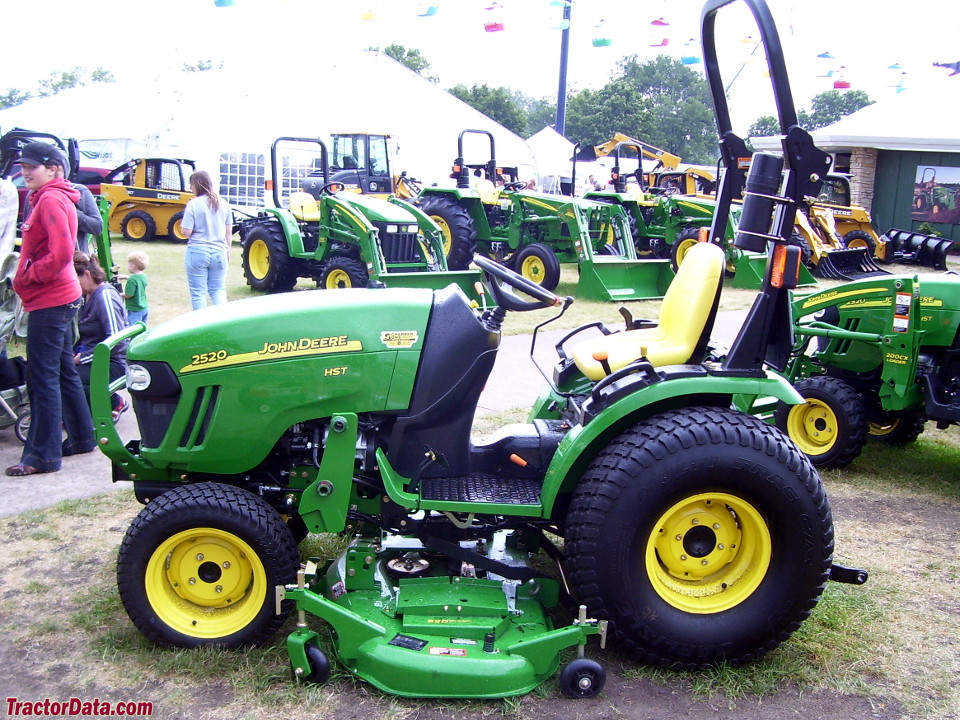 John Deere 2520