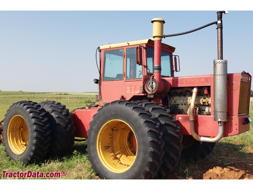 Versatile 800 (Series I) four-wheel drive tractor.