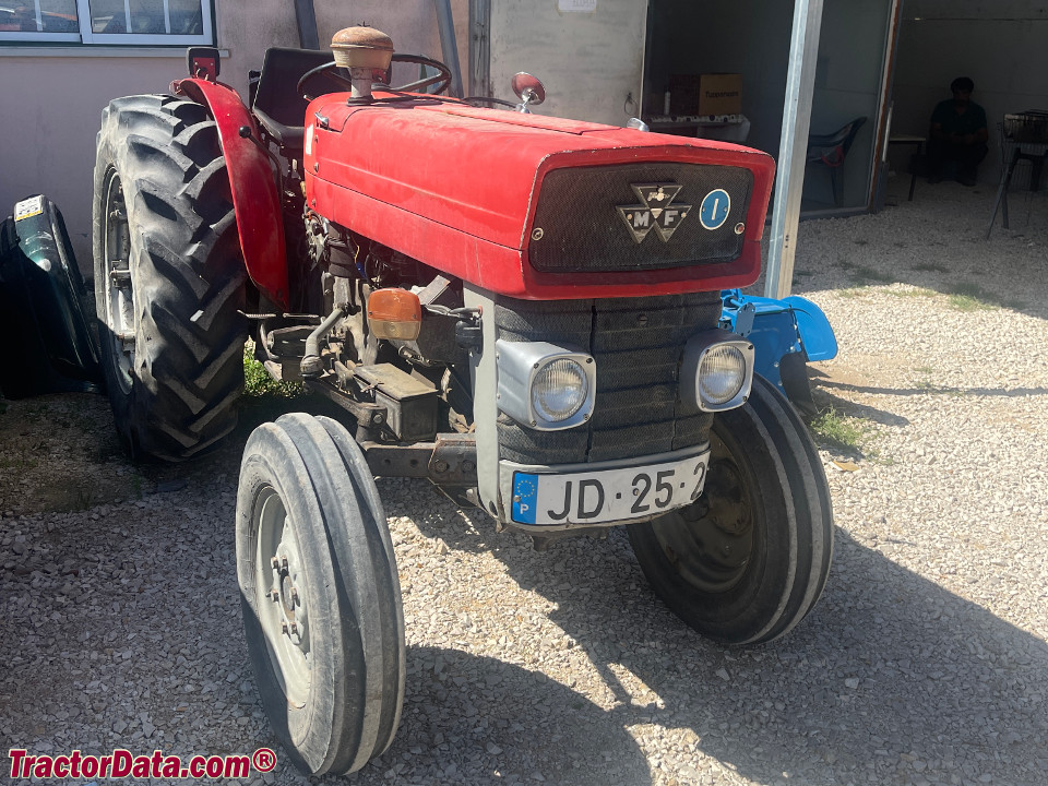 Massey Ferguson 145