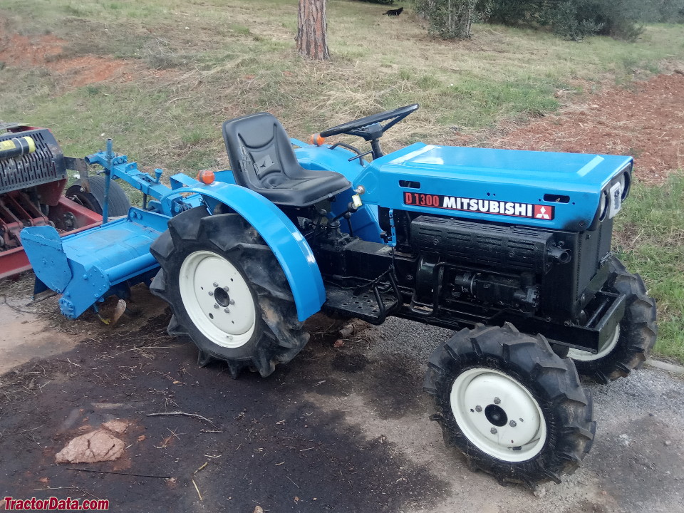 Mitsubishi D1300 tractor information