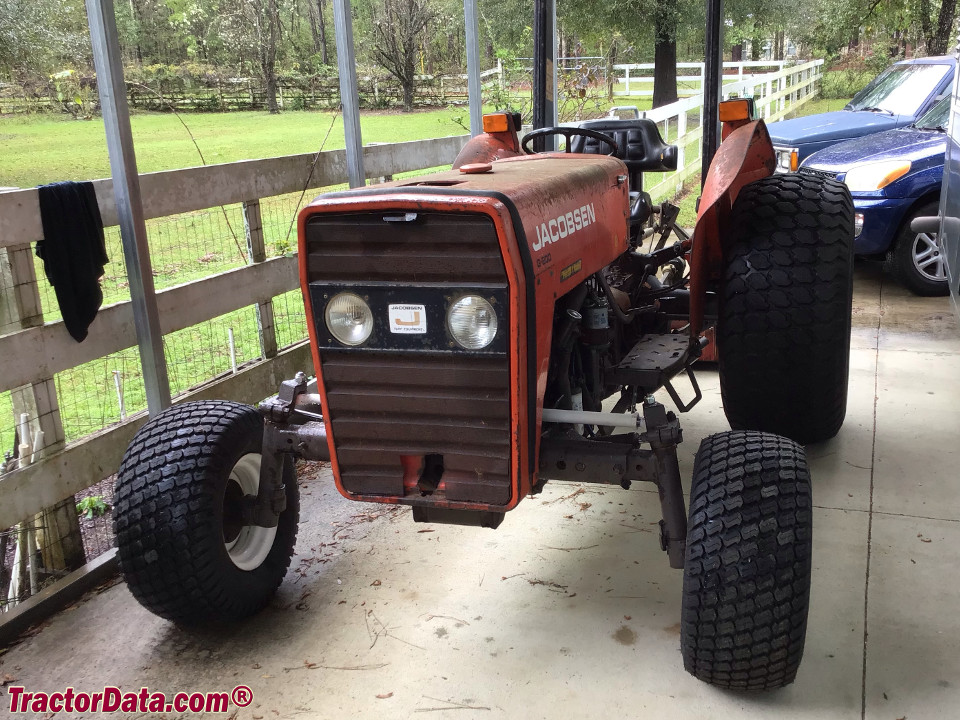 Jacobsen G-20D, front view.