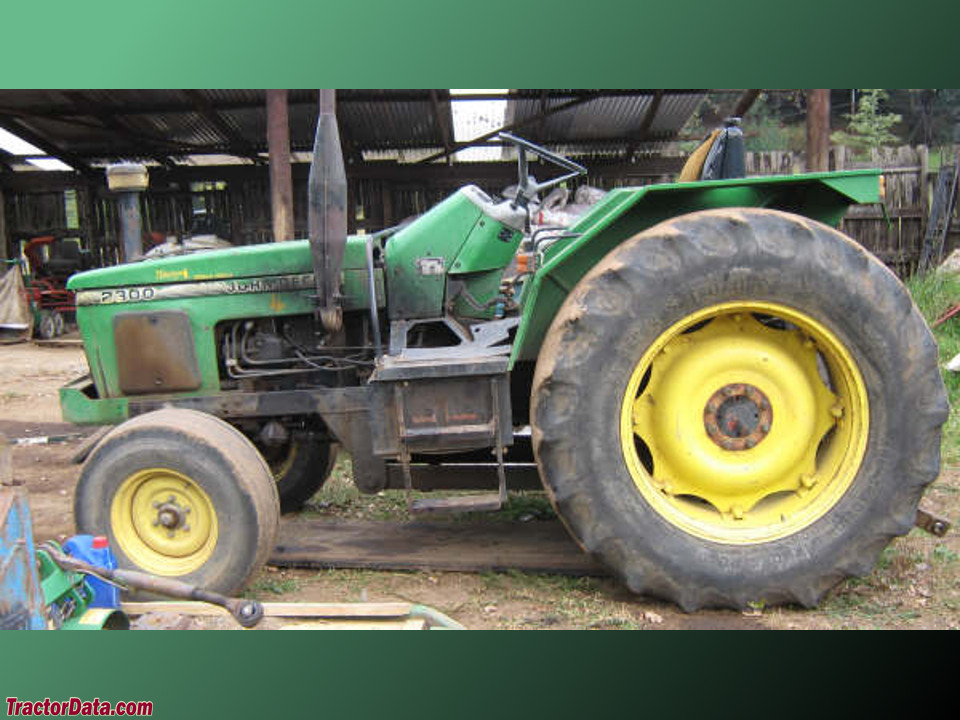 John Deere 2300