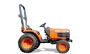 Kubota B7400 tractor photo