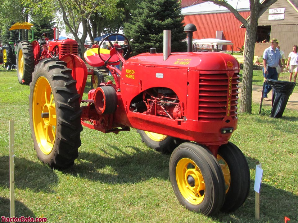 Massey Harris 101 Junior with tricycle front end.