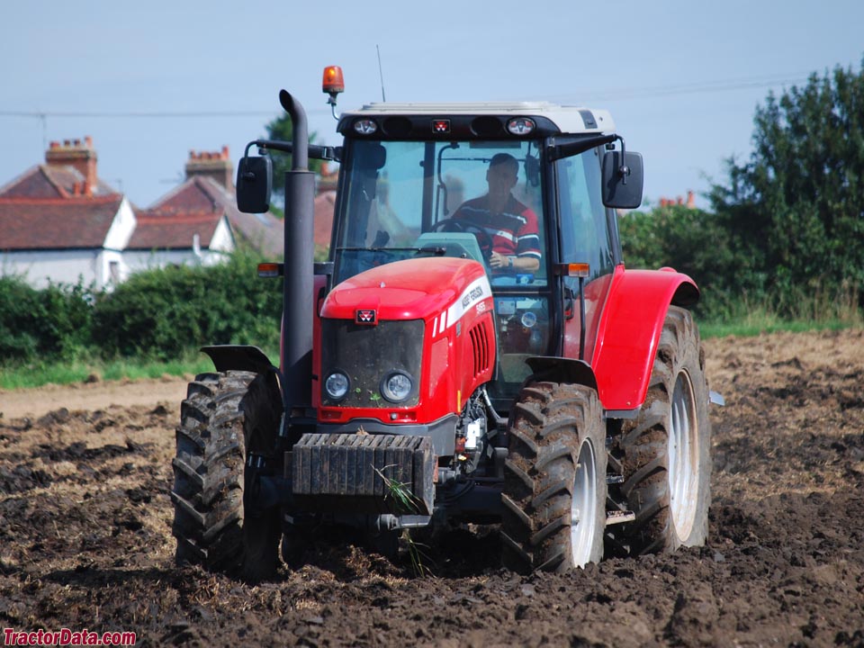 Massey Ferguson 5465