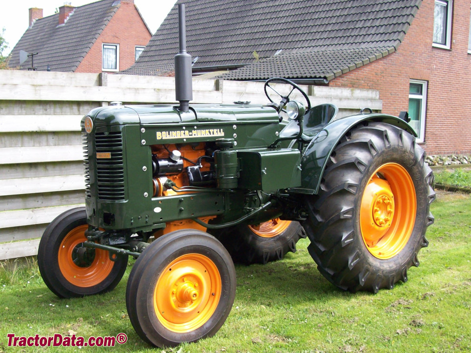 Bolinder-Munktell 36, left side.
