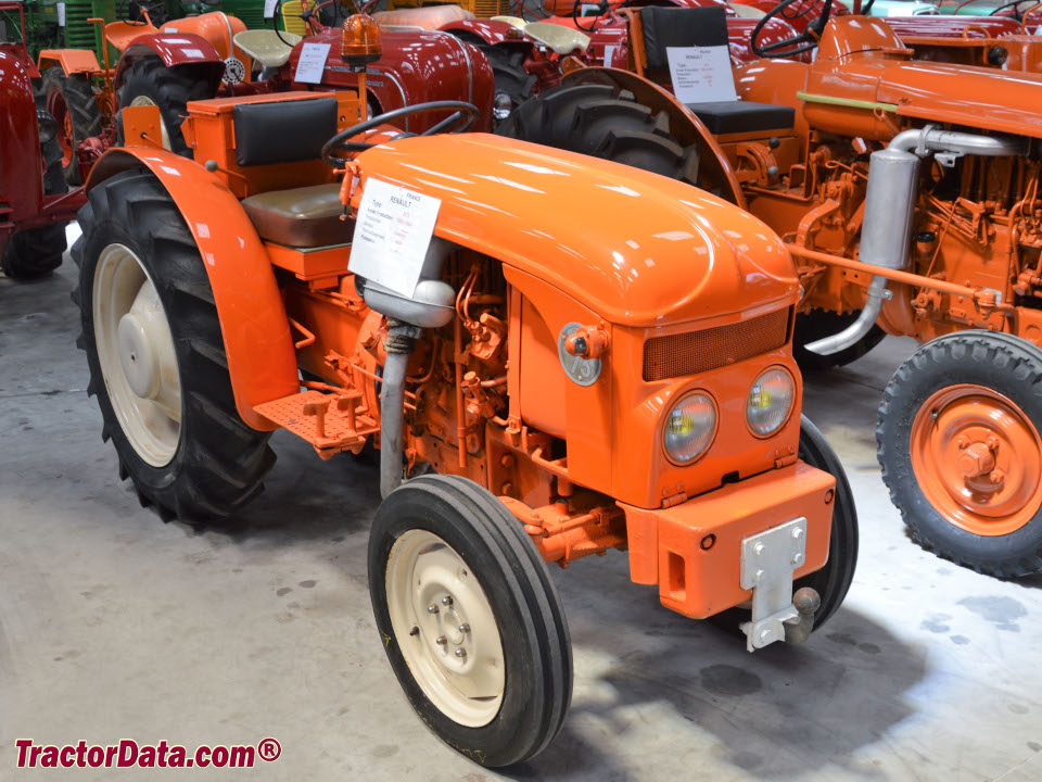 Renault N73 Vigneron tractor, right side.