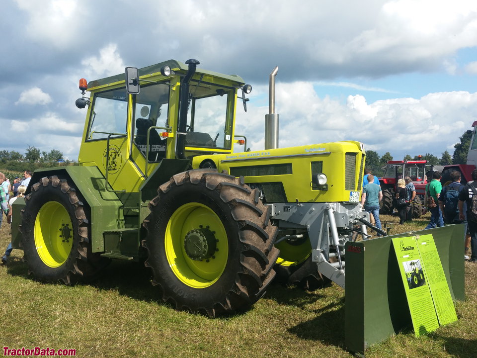 Schluter Super Trac 1900 TVL in Mercedes/Unimog green paint.