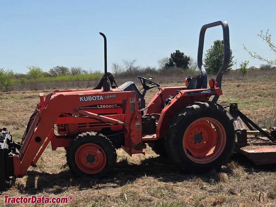 Kubota L2600DT compact utility tractor with LB402 front-end loader.