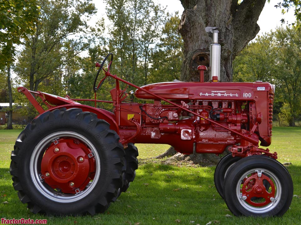 1955 Farmall model 100.