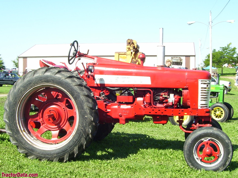 Wide-front Farmall 350