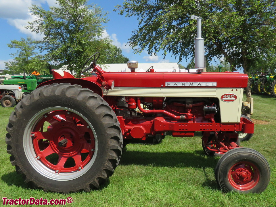 Wide-front Farmall 460