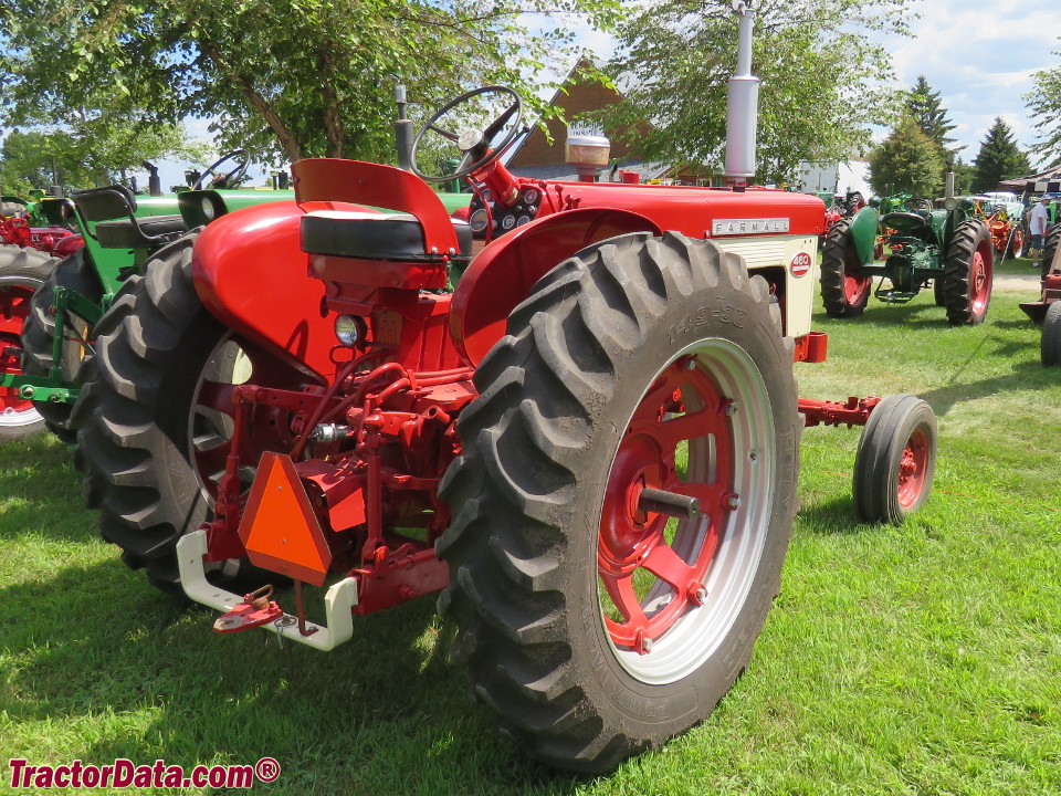 Wide-front Farmall 460