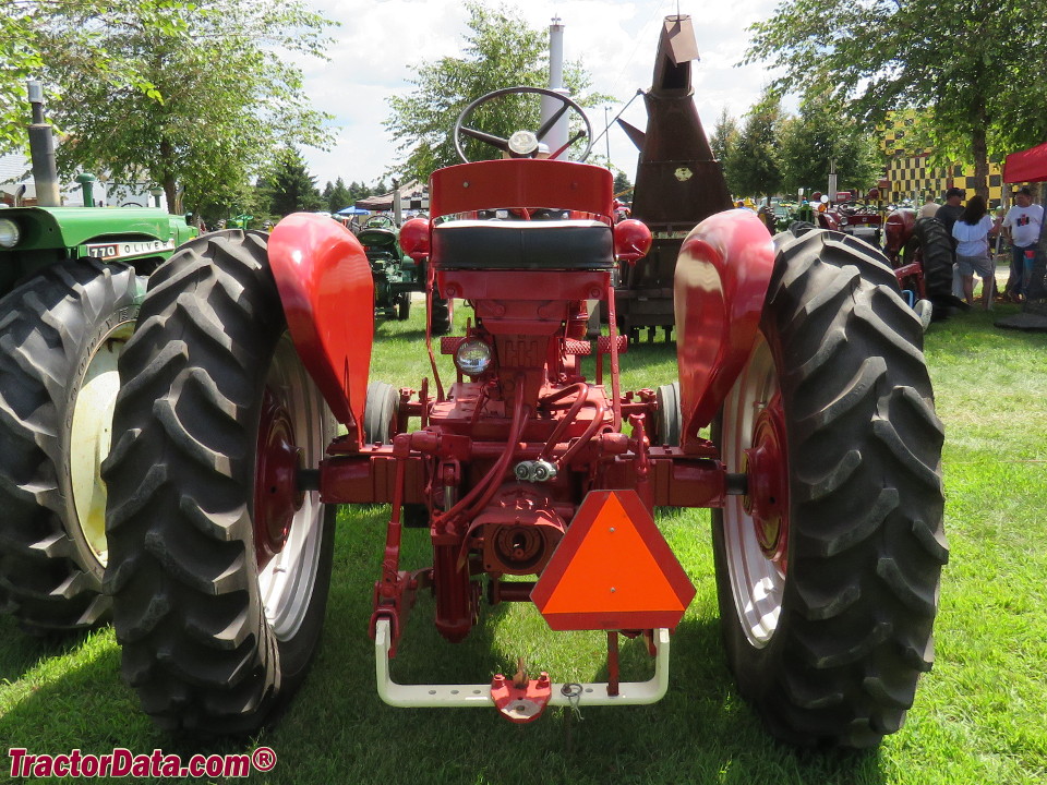 Wide-front Farmall 460