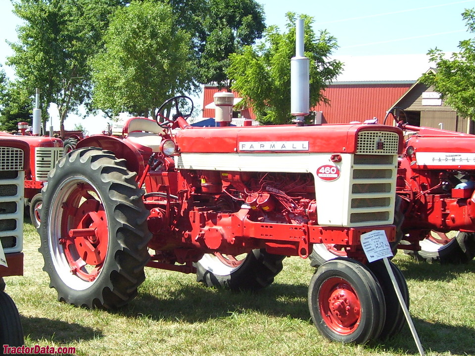 Tricycle-front Farmall 460