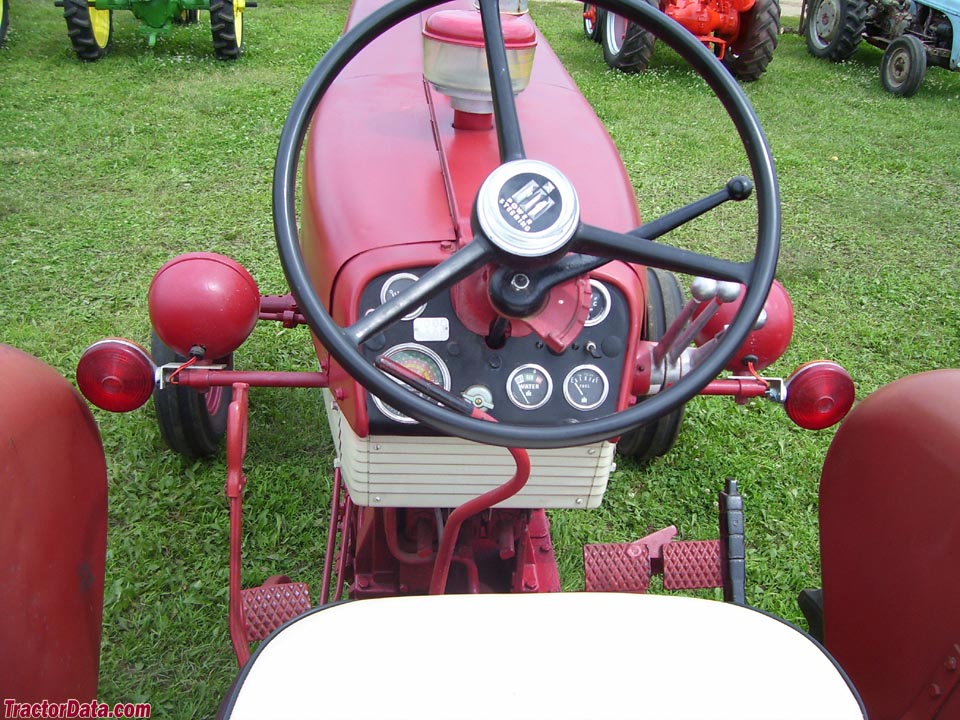 Tractordata Com Farmall 560 Tractor Photos Information