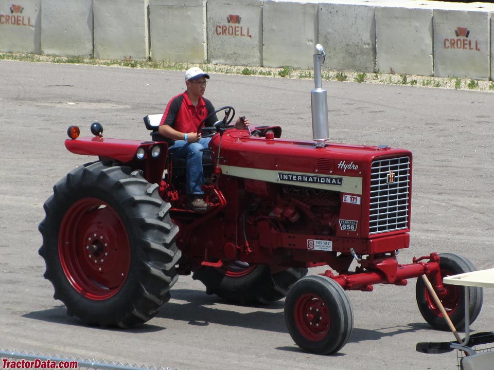 Farmall 656